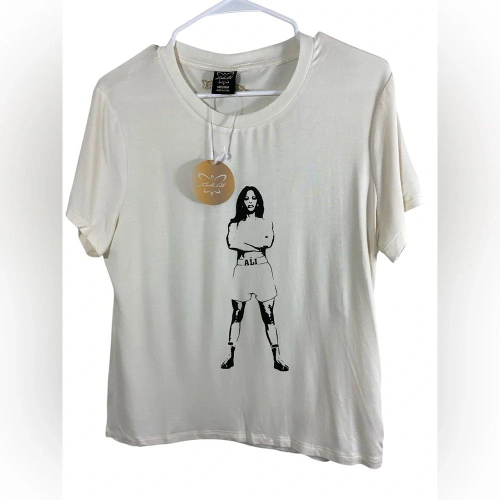 Laila Ali Women’s M Cream Graphic Tee Empowerment Boxer Power Stance - Picture 3 of 6